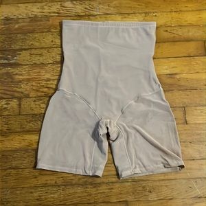 Movwin shaping shorts in tan